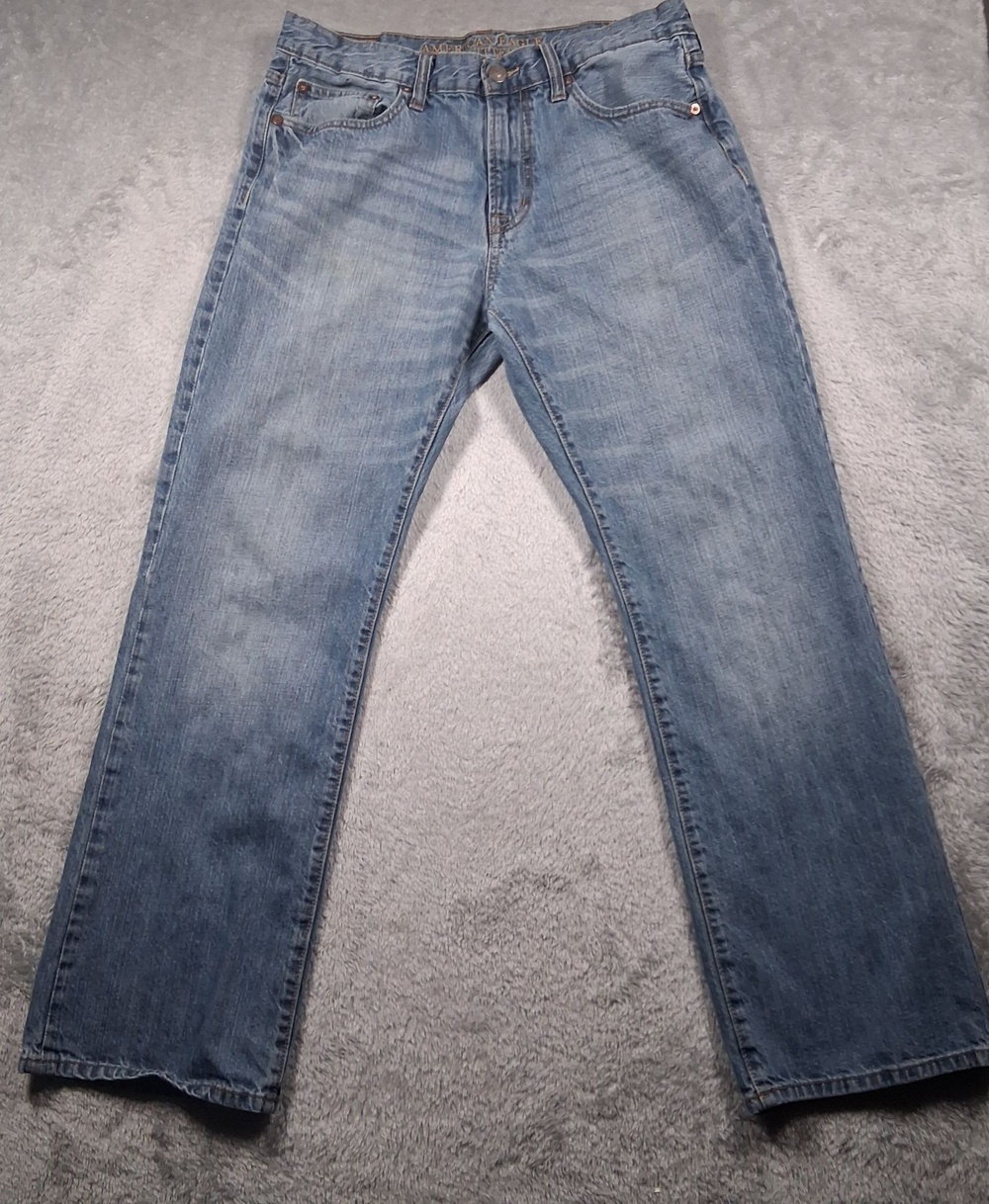 American Eagle Jeans Mens 33x32 (Fits 32x30) Light Wash Classic Bootcut 5 Pocket